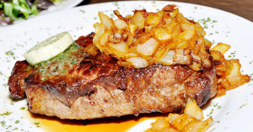 Bild Rumpsteak mit Zwiebeln